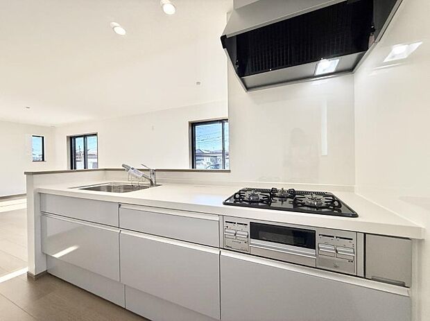 ■シンプルで機能的、毎日使いやすいキッチン