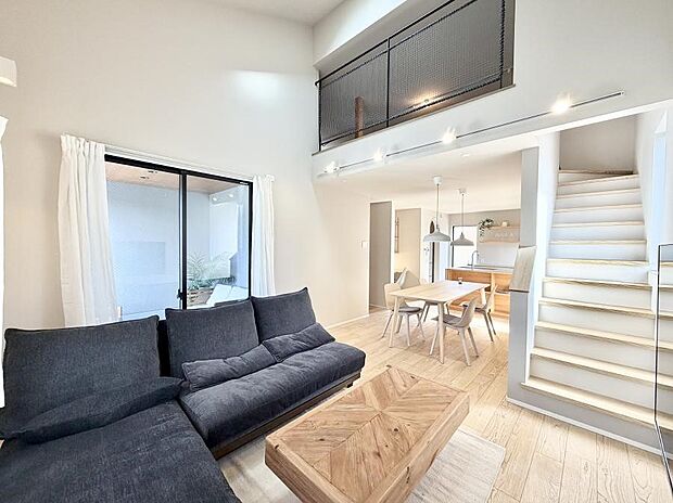 ■心落ち着く場所、ゆったり過ごせるリビング