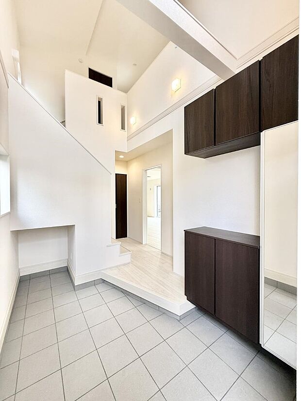 ■ 毎日を気持ちよく迎える、明るく温もりのある玄関