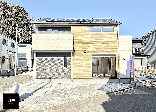 ■カースペース2台可(車種による)太陽光あり!!広々リビングに豊富な収納