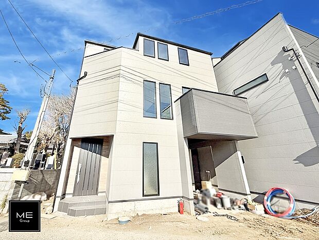 ■小田急江ノ島線「藤沢本町」駅まで徒歩17分 ■19.8帖の広々LDKでゆったりくつろげます