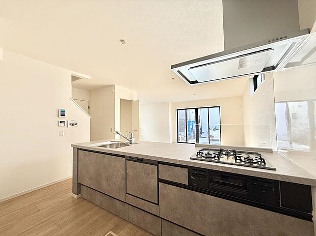 ■シンプルで美しく心地よい時間を生むキッチン空間