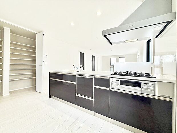 ■家族の絆を深める、温もりのあるキッチン