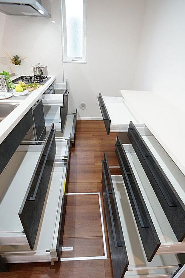 【キッチン】■システムキッチンには食洗機と浄水器を完備