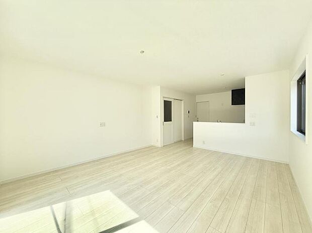 【リビング】■落ち着いた雰囲気で、リラックスできる快適な空間