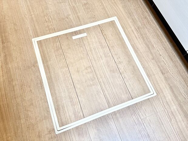 【床下収納】■季節物など簡単に収納でき便利