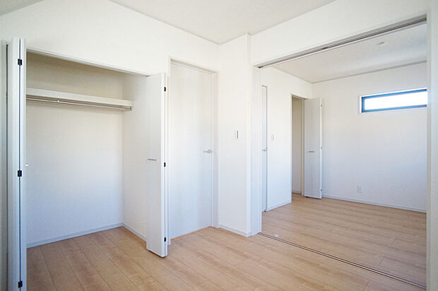 【洋室】■自分だけのスペース どんなお部屋にするかとっても楽しみですね