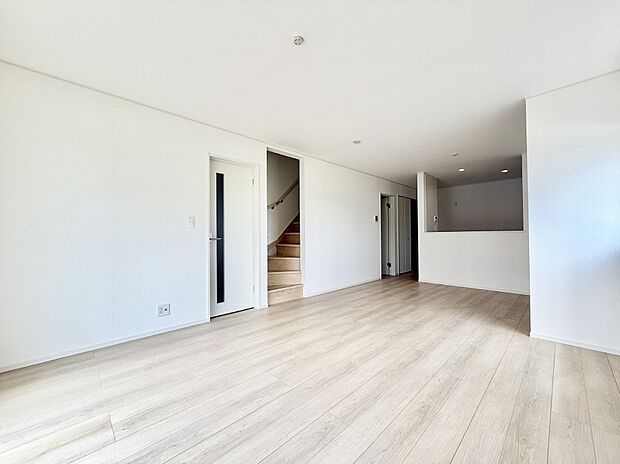 【リビング】■光と風を感じる、リラックスできる空間