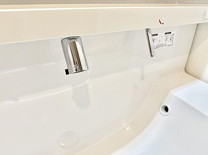 ハンドシャワー付洗面台