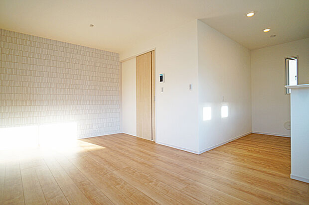 【ダイニング】■温もりを感じる、居心地のいいリビング