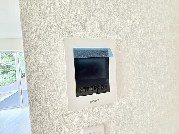 【TVモニター付インターフォン】■訪問者を確認できて安心感が増します