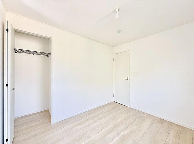 【洋室】■静かな洋室で読書や趣味に集中できる場所