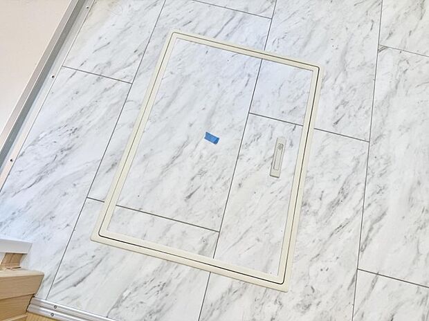 【レンジフード】■フードに覆われている為、匂いが換気扇に誘導され、効率的に排煙ができます