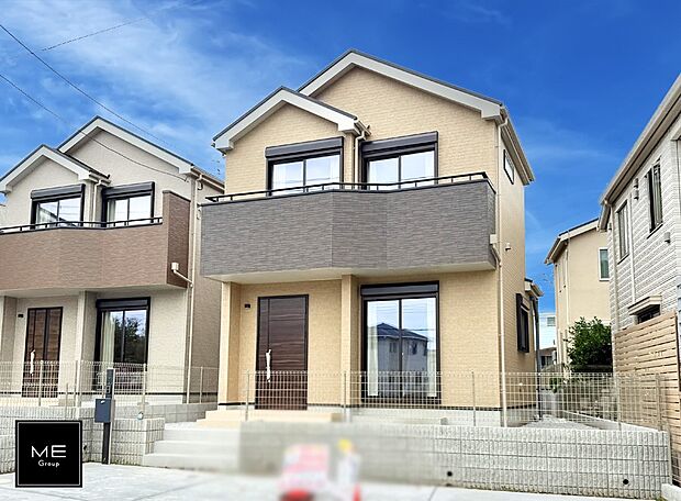 【現地外観写真】■暮らしを彩る充実した設備仕様が備わった住まい