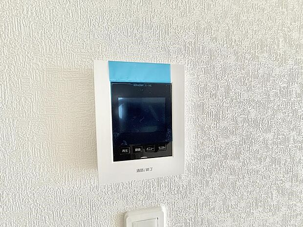 【TVモニター付インターフォン】■訪問者を確認できて安心感が増します