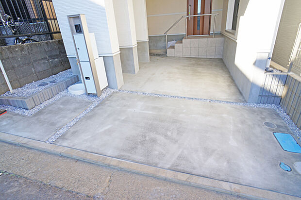 【駐車場】■自宅にある駐車スペースなので安心ですね