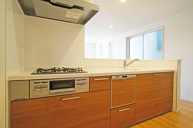 【キッチン】■家族の絆を深める、温もりのあるキッチン