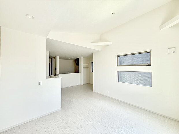 【リビングダイニング】■シンプルだけど贅沢、大切な人と過ごす心がほどける空間