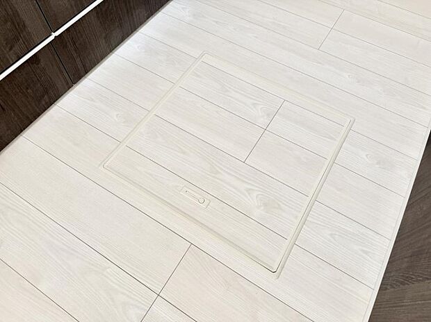 【床下収納】■隠れた収納スペースで家全体がスッキリ