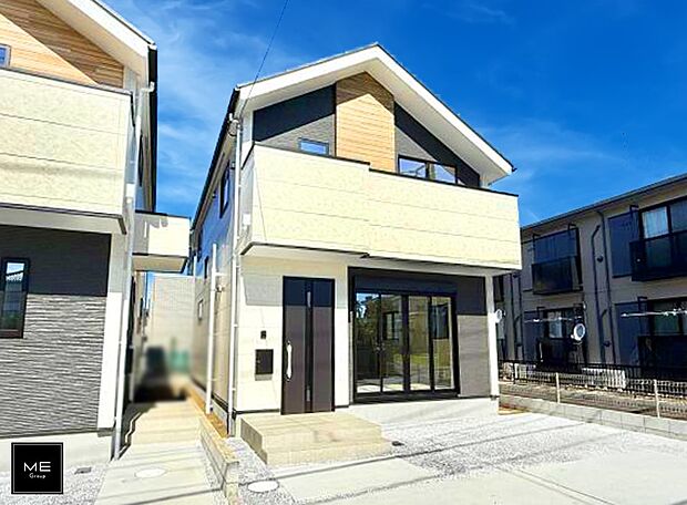 【現地外観写真】■暮らしを彩る充実した設備仕様が備わった住まい