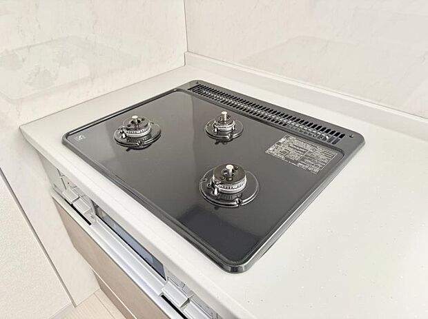 【3口ガスコンロ】■一度に多くの料理ができ便利で効率的