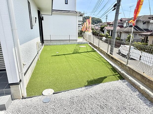 【庭】■庭付き住宅はガーデニングや家族のイベントなど多様な使用用途で活用できます  