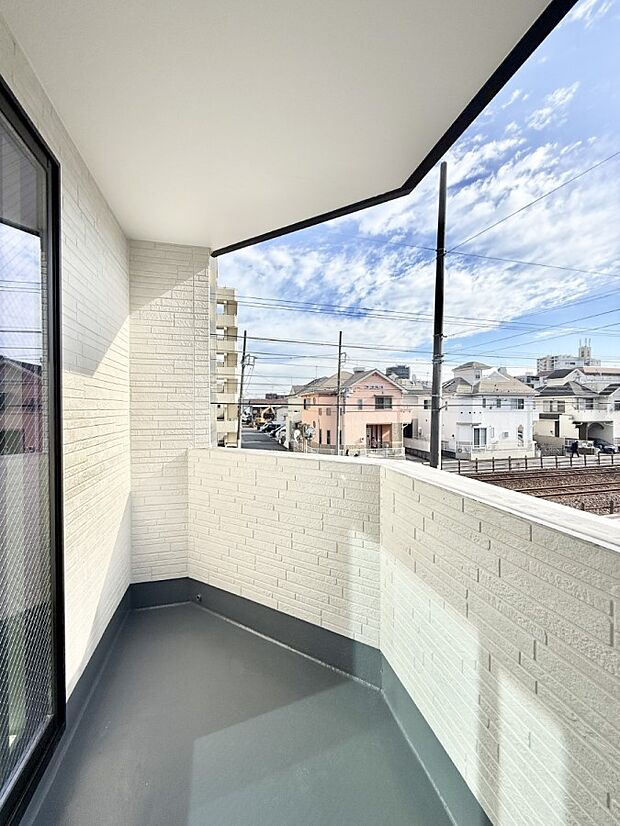 【バルコニー】■ 自然を身近に感じる、開放的なバルコニー