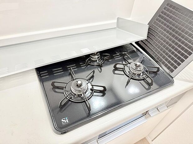 【3口ガスコンロ】■一度に多くの料理ができ便利で効率的