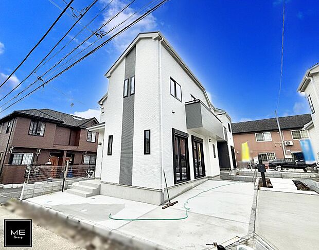 【現地外観写真】■暮らしを彩る充実した設備仕様が備わった住まい