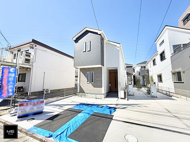 【現地外観写真】■暮らしを彩る充実した設備仕様が備わった住まい