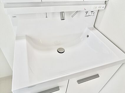 ハンドシャワー付洗面台