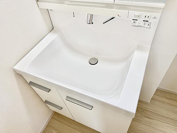 【ハンドシャワー付洗面台】■手洗いや顔を洗う時も快適に使える便利なシャワー