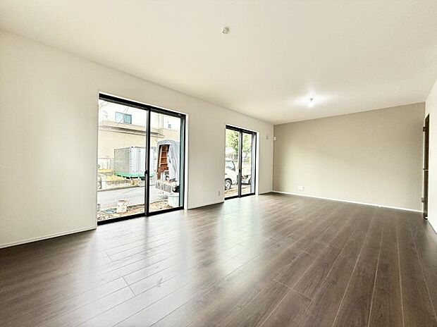 【リビングダイニング】■シンプルだけど贅沢、大切な人と過ごす心がほどける空間