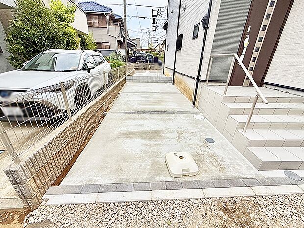 【駐車場】■快適な駐車スペースで安心