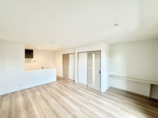 【リビング】■光と風を感じる、リラックスできる空間