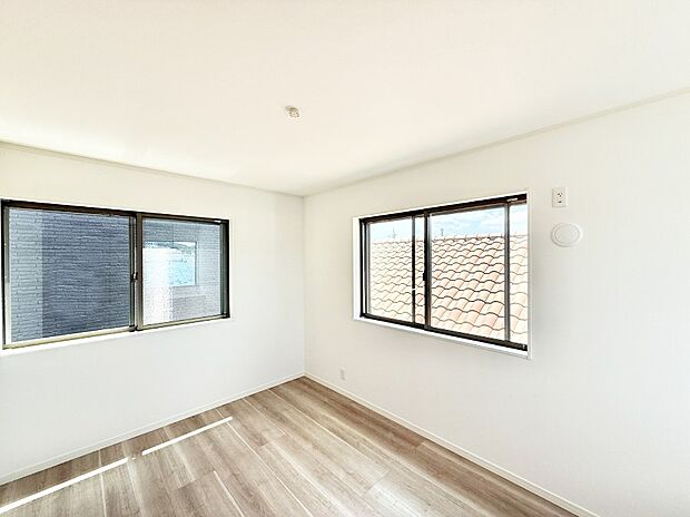 【洋室】■自分だけのスペース どんなお部屋にするかとっても楽しみですね