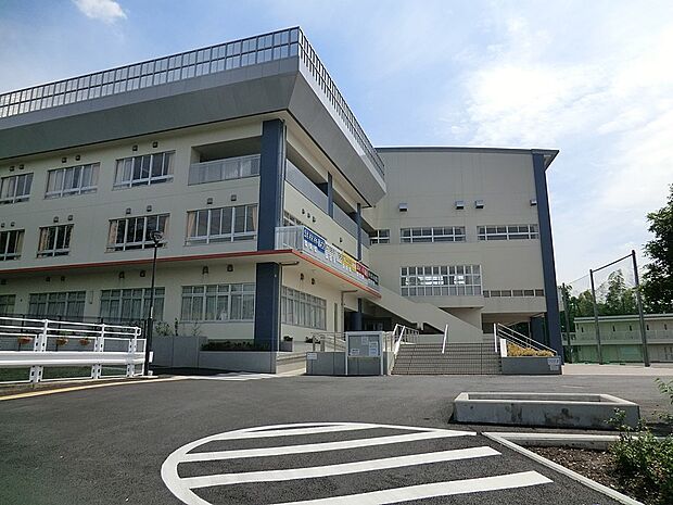 川崎市立柿生中学校（約1,800m・徒歩23分）