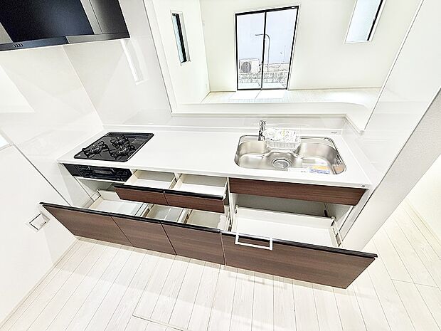 【キッチン】■家族の絆を深める、温もりのあるキッチン