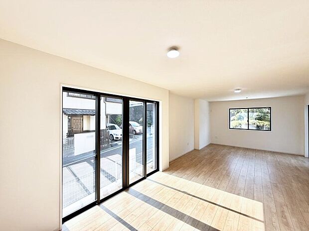 【リビングダイニング】■お気に入りの場所で、のんびりとした時間を