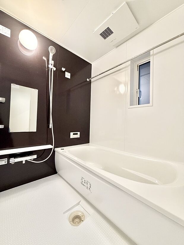 【浴室】■リラックスできる、穏やかな雰囲気です