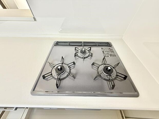 【3口ガスコンロ】■一度に多くの料理ができ便利で効率的