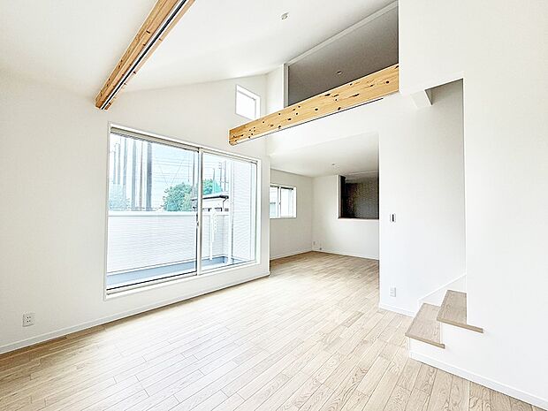 【リビングダイニング】■シンプルだけど贅沢、大切な人と過ごす心がほどける空間