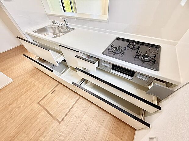 【キッチン】■家族の絆を深める、温もりのあるキッチン