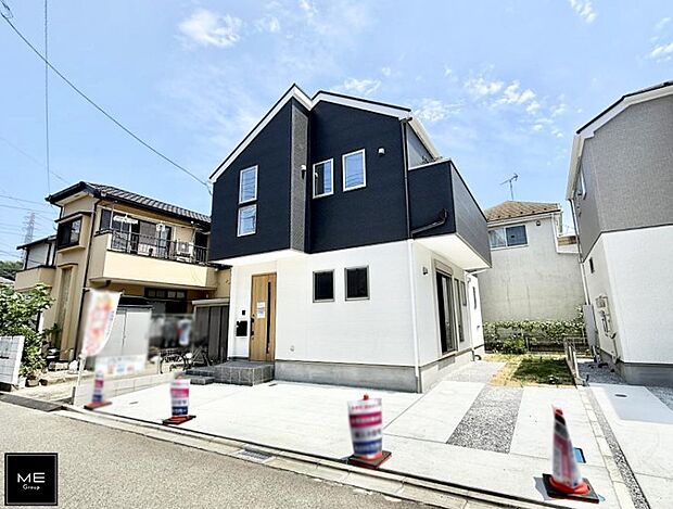 【現地外観写真】■家族みんなが笑顔で過ごせる、安心感のある住まい