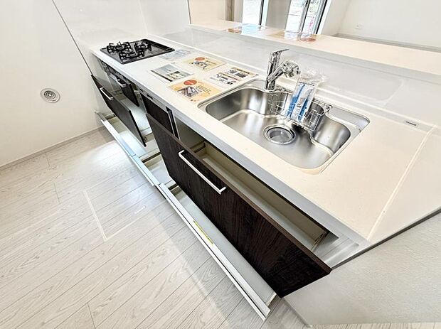 【キッチン】■美味しい時間が生まれる、笑顔あふれるキッチン