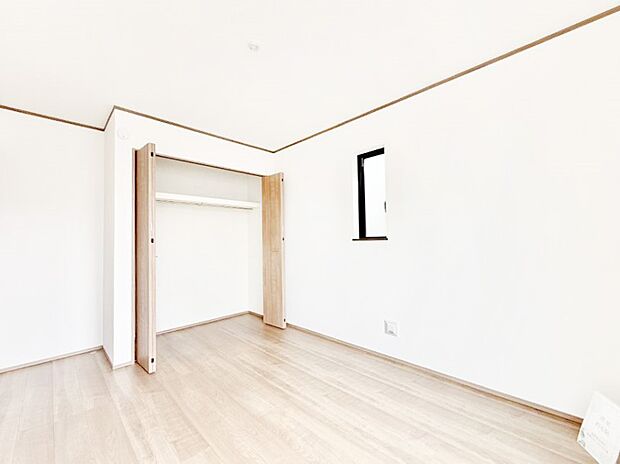 【リビング以外の居室】■清潔感あふれるお部屋で毎日を快適に過ごせます