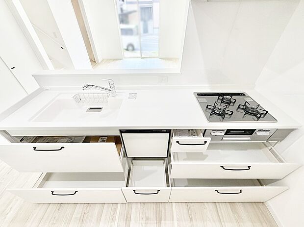 【キッチン】■家族の絆を深める、温もりのあるキッチン