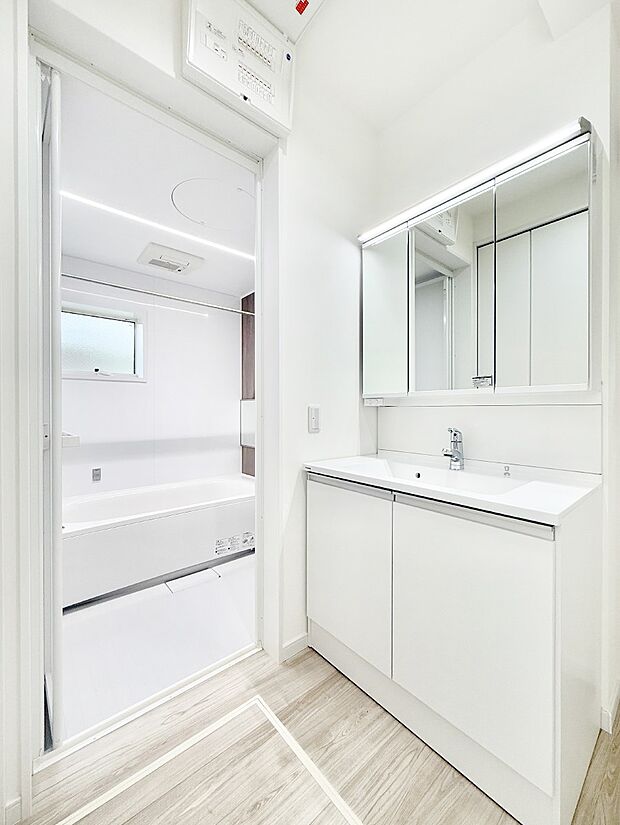 【洗面台・洗面所】■朝の準備がスムーズにできる広さです