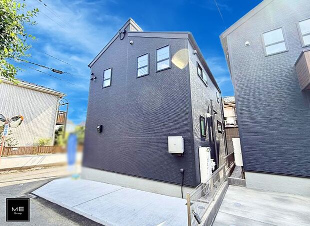 【現地外観写真】■家族みんなが笑顔で過ごせる、安心感のある住まい