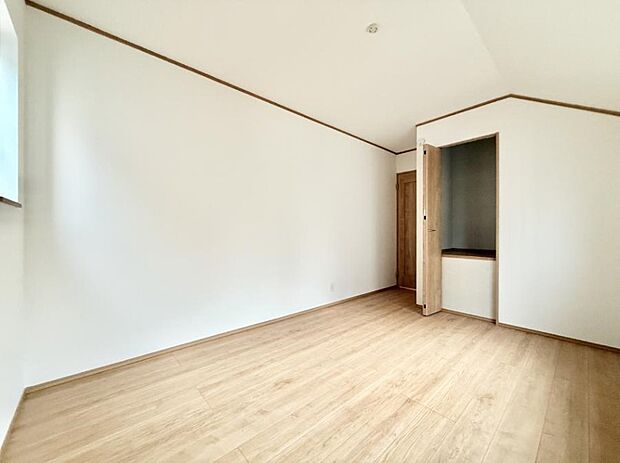 【洋室】■静かな洋室で読書や趣味に集中できる場所